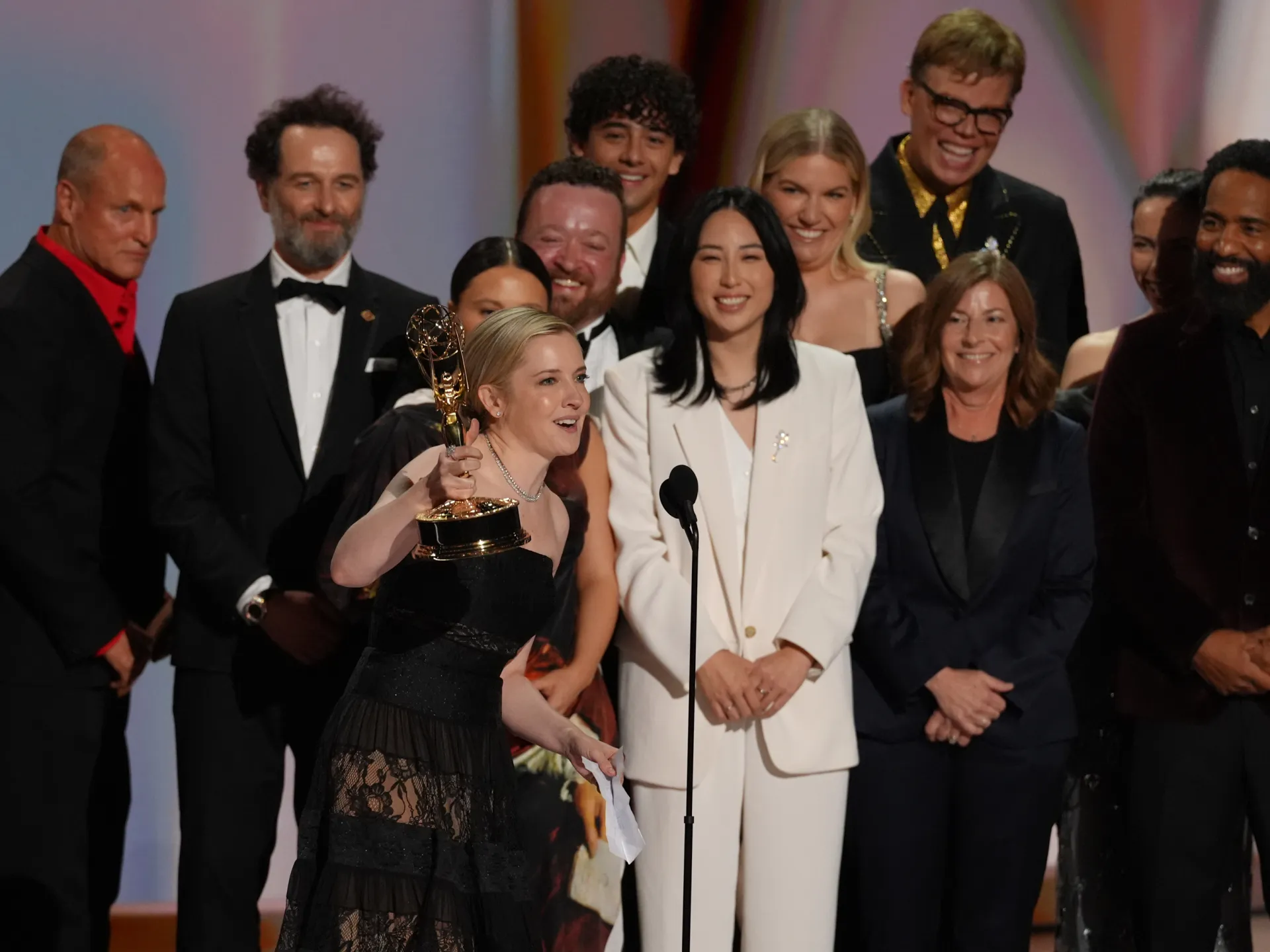 Ganadores de los Emmy 2026: 'Widow’s Bay' y 'The Pitt' dominan