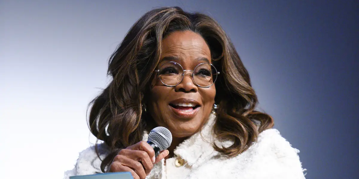 Oprah Winfrey afirma que su afán por complacer a los demás la llevó a tomar una mala decisión profesional