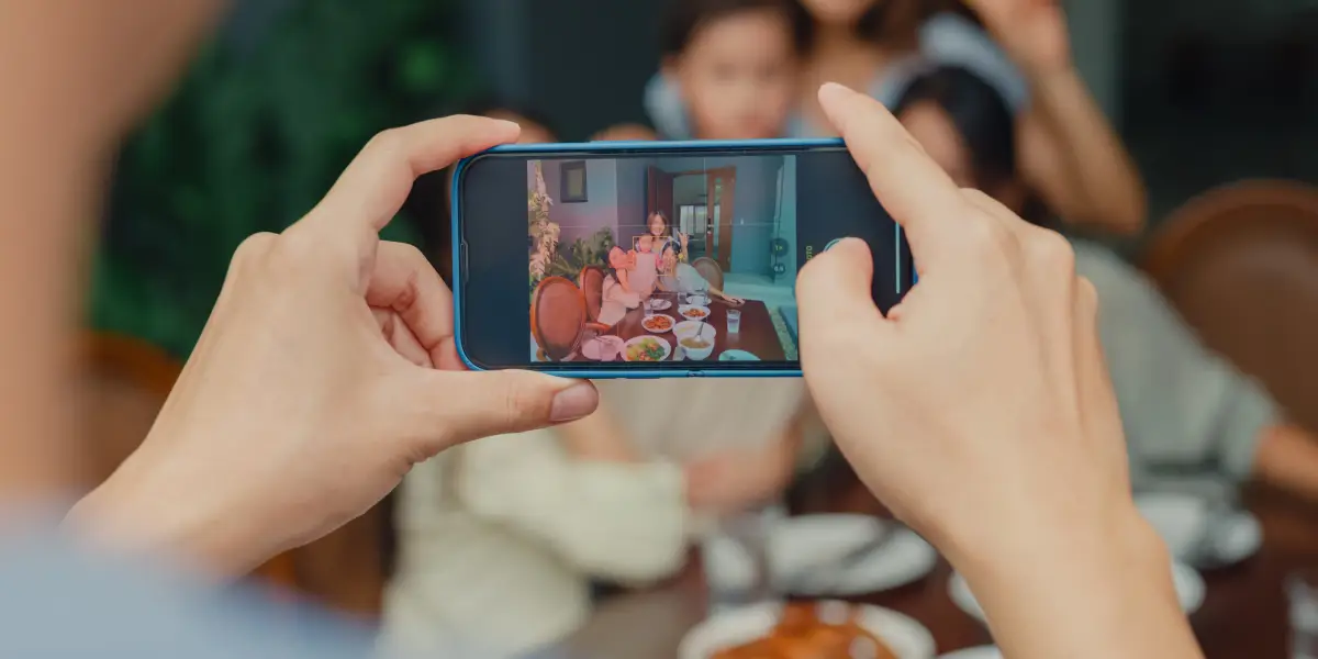 Por qué las madres en tus redes sociales de repente dicen que ya no publiques fotos de tus hijos