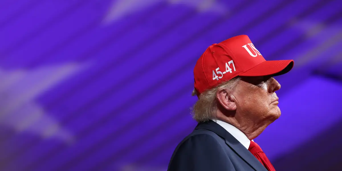 Trump anuncia una nueva 'Fuerza de IA', pero afirma que no va a 'sofocar' la inteligencia artificial