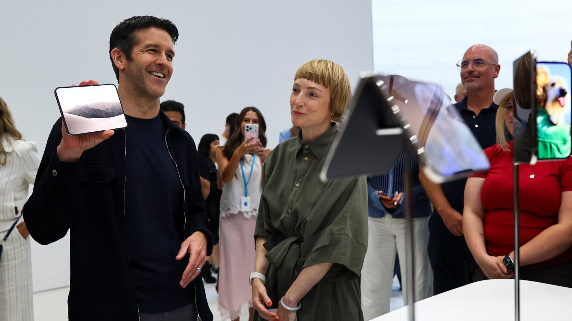 El iPhone Duo entra en el concurrido mercado de plegables de China y se enfrenta a una prueba de precios