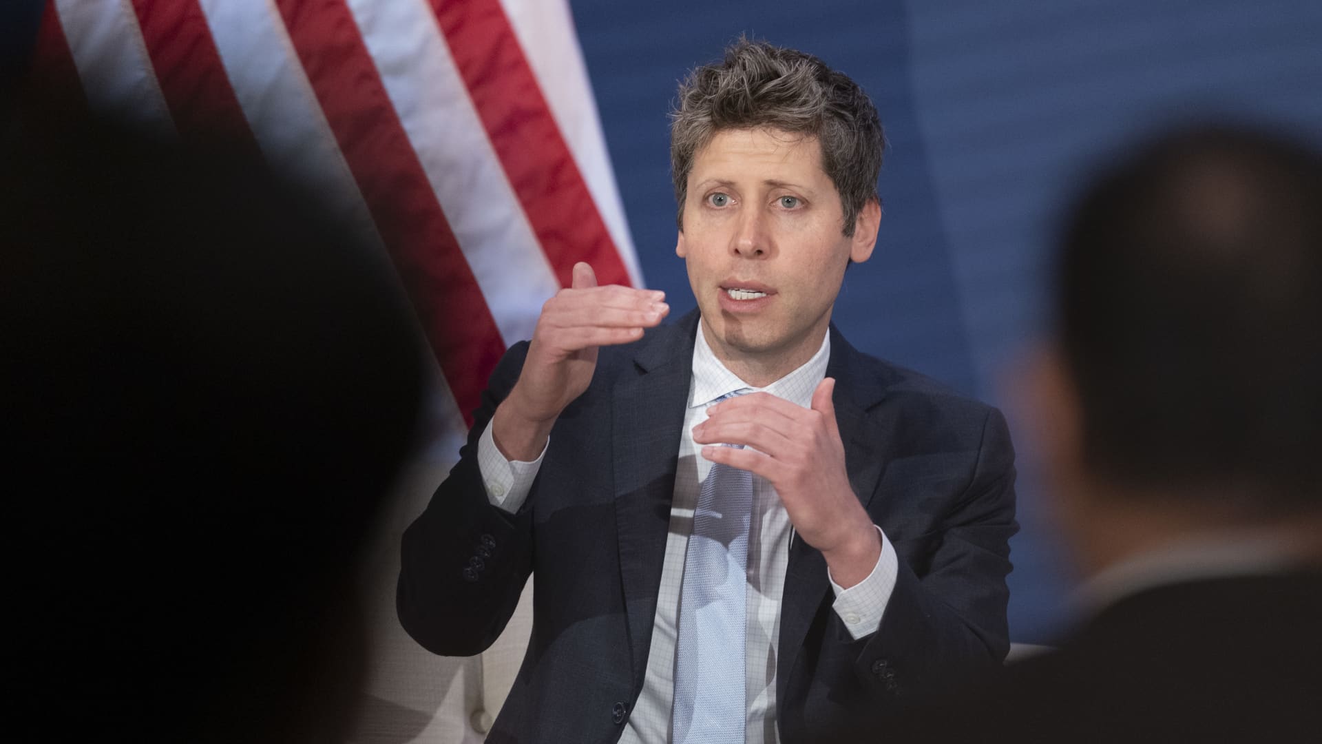 El jefe de OpenAI, Sam Altman, detalla cómo y por qué la industria de la IA quiere frenar: 'Podríamos perder el control'