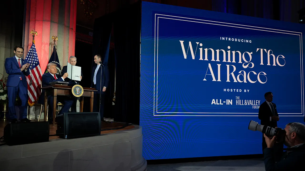 Trump anuncia una nueva 'Fuerza de IA' y promete proteger la industria ante el inminente nombramiento de un zar de la IA