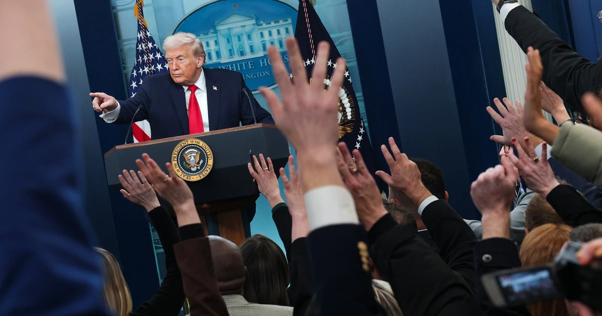 Periodistas de CNN, MS NOW y Politico vetados de la Casa Blanca