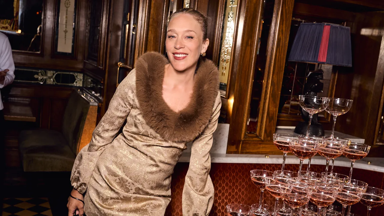 Mytheresa y Chloë Sevigny, junto a una multitud elegante, llevan el estilo de Nueva York al primer plano